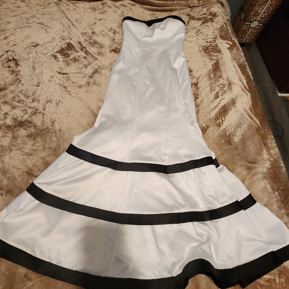 Strapless dress